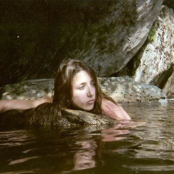 Meet your Posher, Brit - Picture 1 of 1